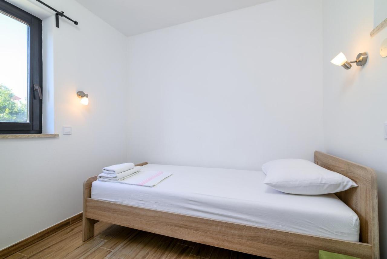 Apartments With A Parking Space Premantura, Medulin - 2228 ภายนอก รูปภาพ